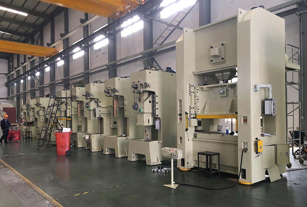 沖床生產(chǎn)車(chē)間