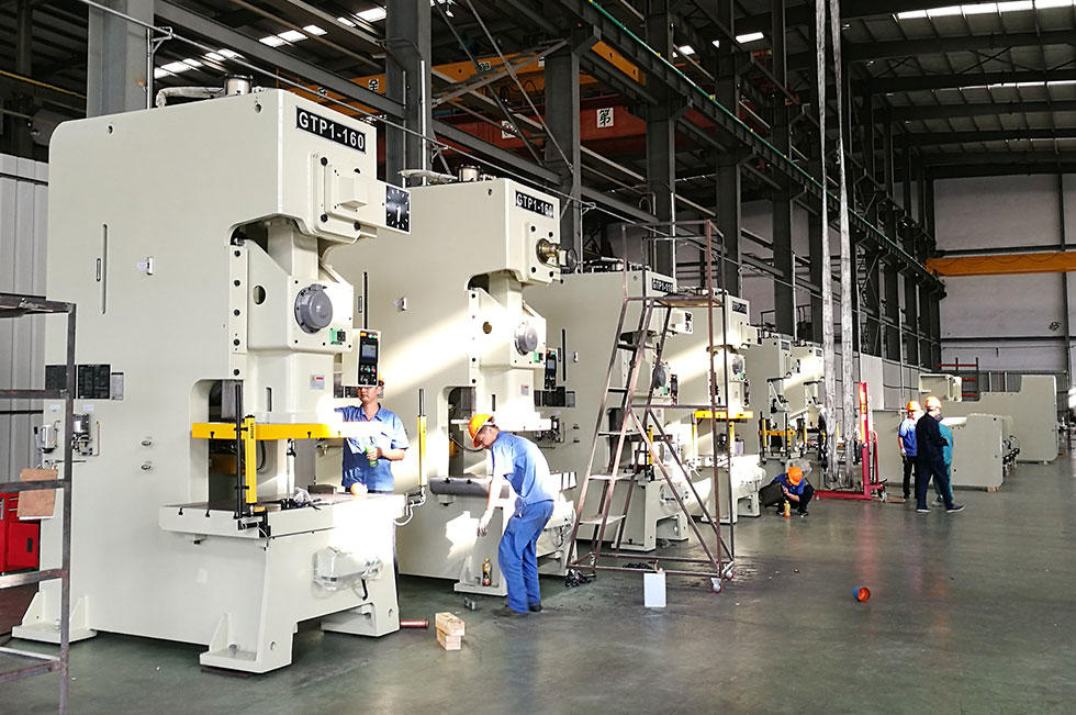 沖床生產(chǎn)裝配